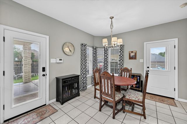 851 Bridle Path, Burleson, TX 76028