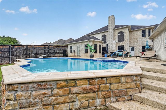 851 Bridle Path, Burleson, TX 76028