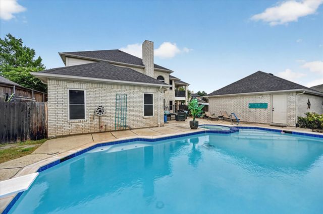 851 Bridle Path, Burleson, TX 76028