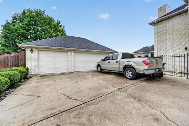 851 Bridle Path, Burleson, TX 76028
