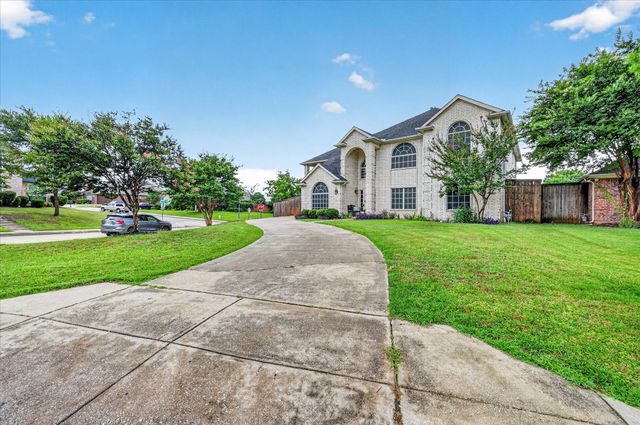 851 Bridle Path, Burleson, TX 76028