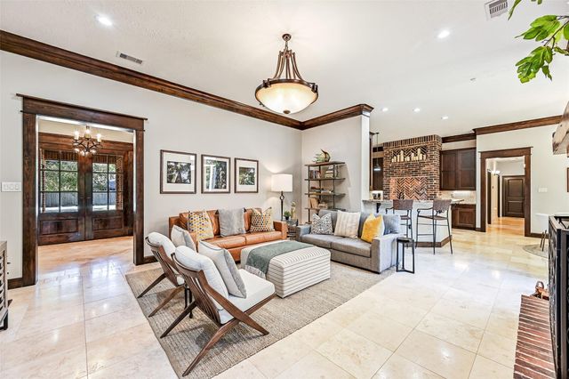 3 Wilderness Trail, Friendswood, TX 77546