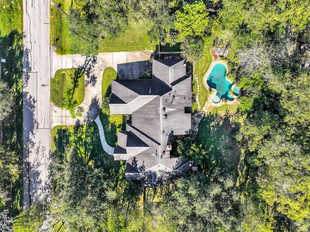 3 Wilderness Trail, Friendswood, TX 77546