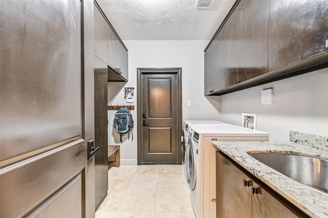 3 Wilderness Trail, Friendswood, TX 77546