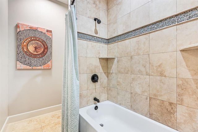 3 Wilderness Trail, Friendswood, TX 77546