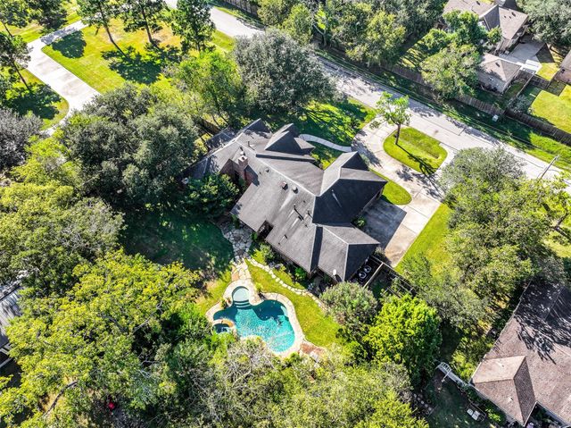 3 Wilderness Trail, Friendswood, TX 77546