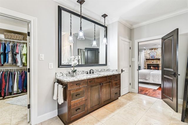 3 Wilderness Trail, Friendswood, TX 77546