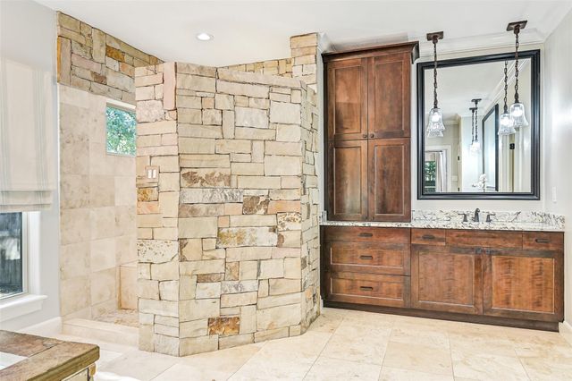 3 Wilderness Trail, Friendswood, TX 77546
