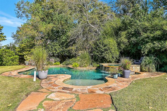 3 Wilderness Trail, Friendswood, TX 77546