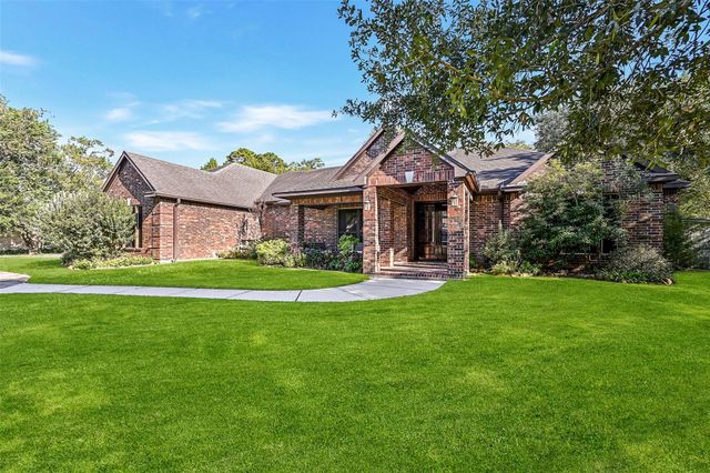 3 Wilderness Trail, Friendswood, TX 77546