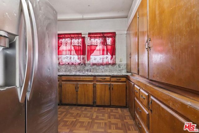 220 E 64th Street, Los Angeles, CA 90003