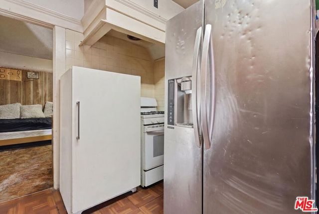 220 E 64th Street, Los Angeles, CA 90003