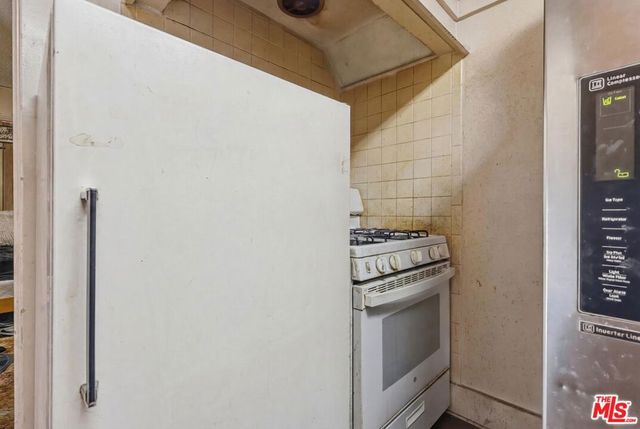 220 E 64th Street, Los Angeles, CA 90003