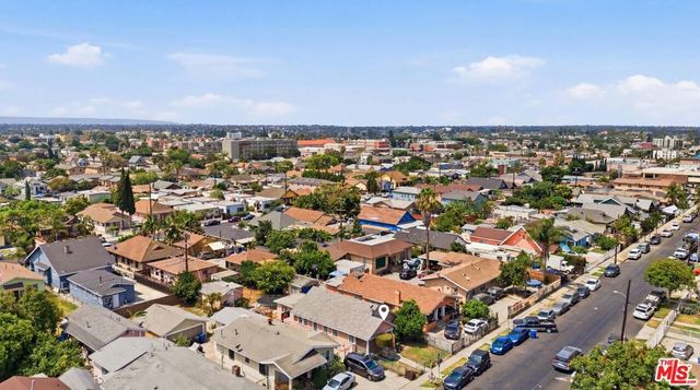 220 E 64th Street, Los Angeles, CA 90003