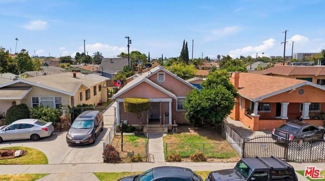 220 E 64th Street, Los Angeles, CA 90003