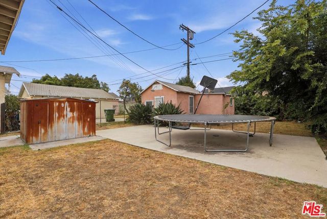220 E 64th Street, Los Angeles, CA 90003