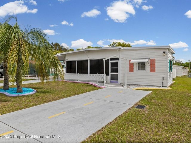 7366 First Loop Avenue, Brooksville, FL 34613
