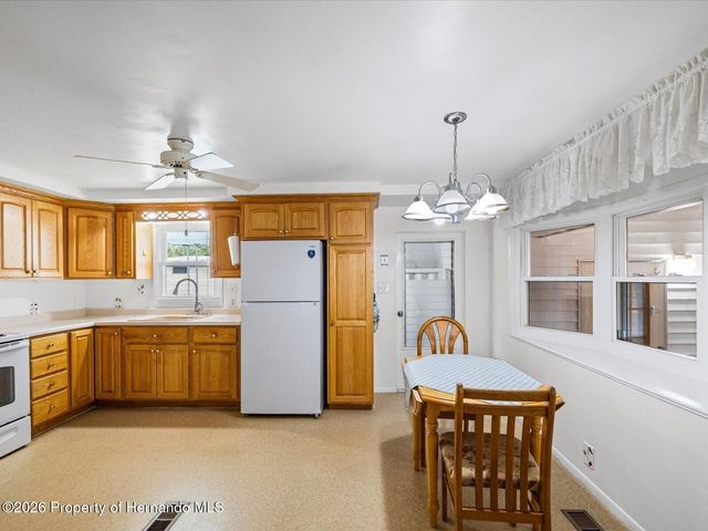 7366 First Loop Avenue, Brooksville, FL 34613