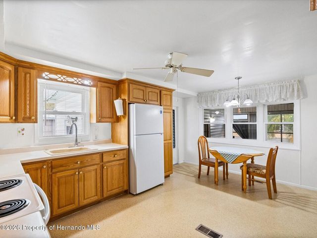 7366 First Loop Avenue, Brooksville, FL 34613