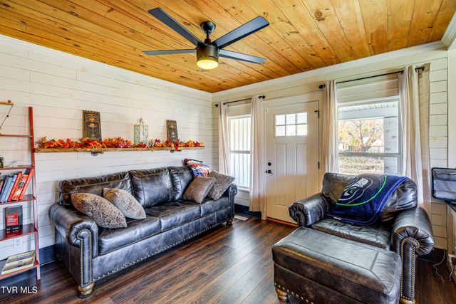 909 Poplar Street, Kingsport, TN 37660