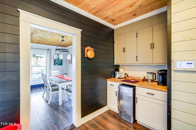 909 Poplar Street, Kingsport, TN 37660