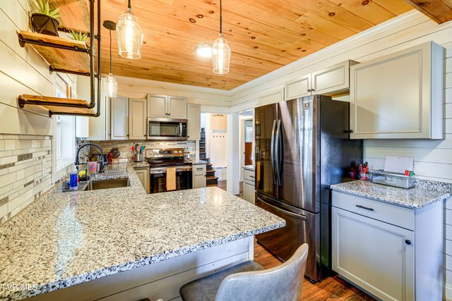 909 Poplar Street, Kingsport, TN 37660