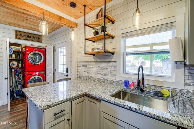 909 Poplar Street, Kingsport, TN 37660