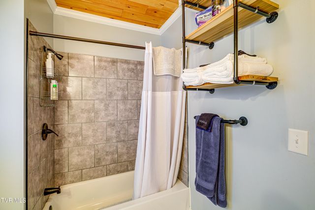 909 Poplar Street, Kingsport, TN 37660