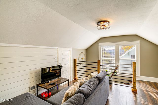 909 Poplar Street, Kingsport, TN 37660