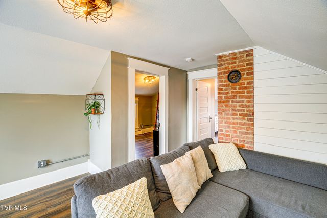 909 Poplar Street, Kingsport, TN 37660