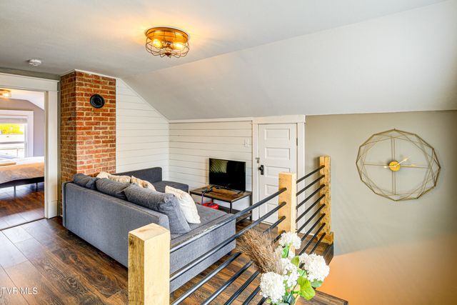 909 Poplar Street, Kingsport, TN 37660