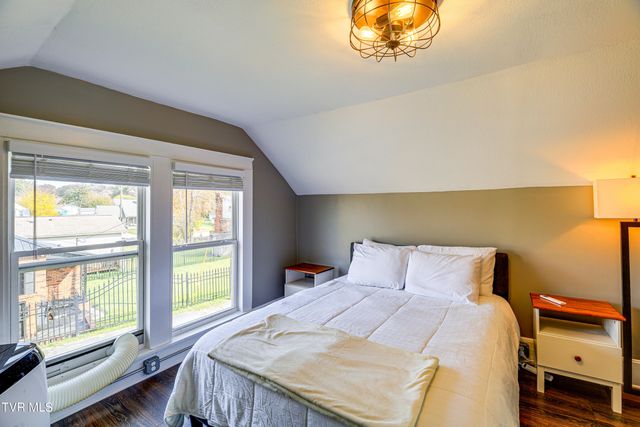 909 Poplar Street, Kingsport, TN 37660