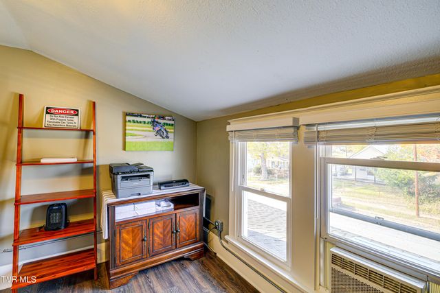 909 Poplar Street, Kingsport, TN 37660