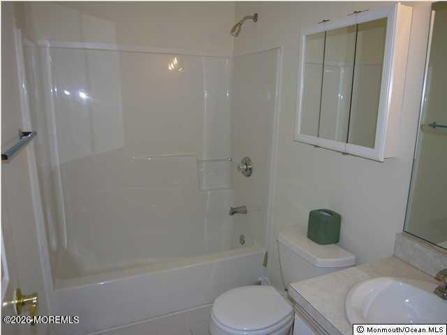 29 Blue Heron Lane, Bayville, NJ 08721