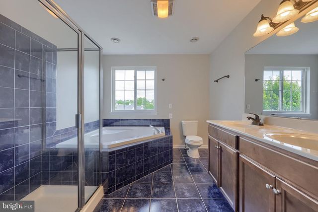 340 HARVEST FIELD LN, York, PA 17403