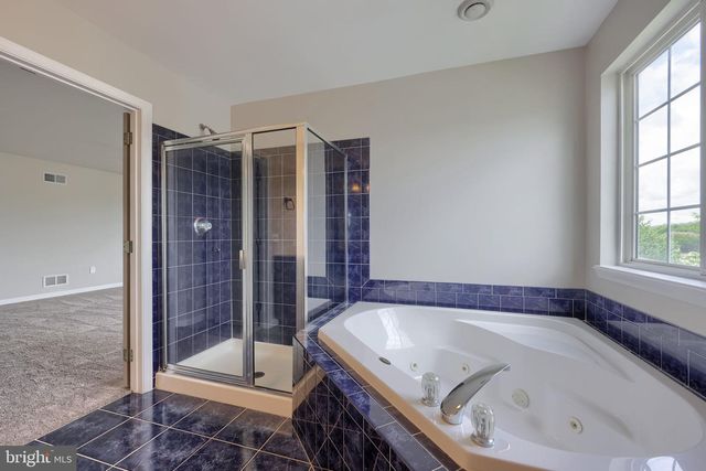 340 HARVEST FIELD LN, York, PA 17403