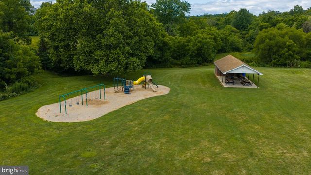 340 HARVEST FIELD LN, York, PA 17403