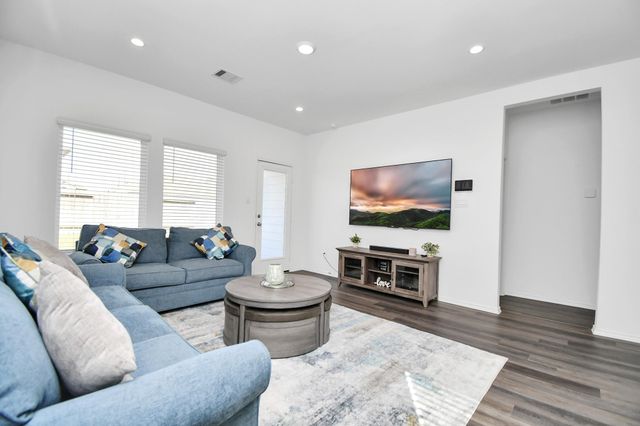 5227 Castlebury Meadows Drive, Spring, TX 77373