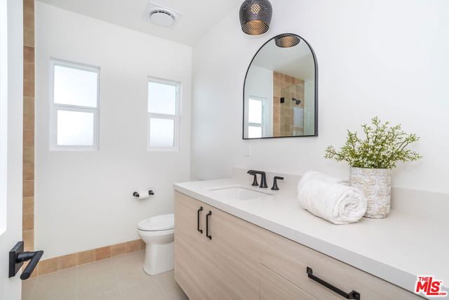 3871 Welland Avenue, Los Angeles, CA 90008