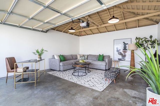 3871 Welland Avenue, Los Angeles, CA 90008