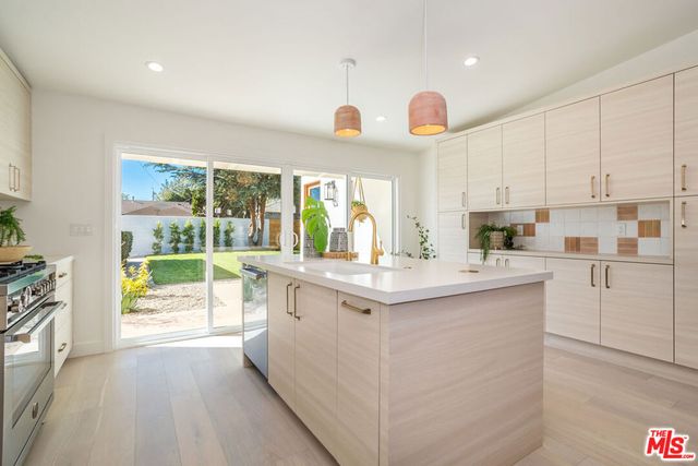 3871 Welland Avenue, Los Angeles, CA 90008