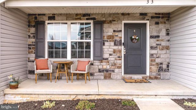 33 TWICKENHAM DR, Martinsburg, WV 25403