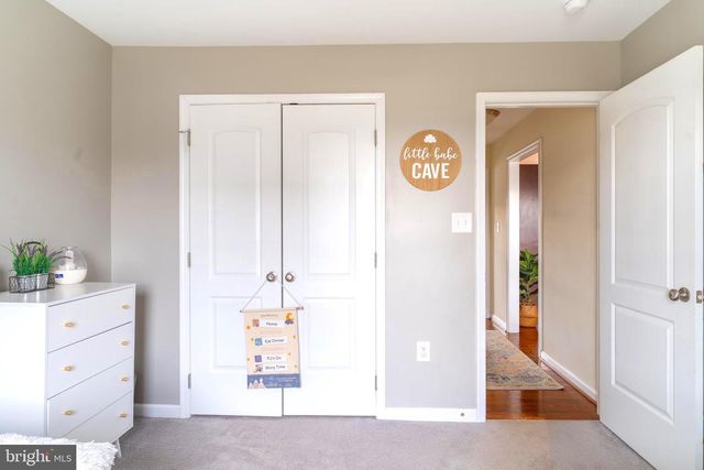 33 TWICKENHAM DR, Martinsburg, WV 25403