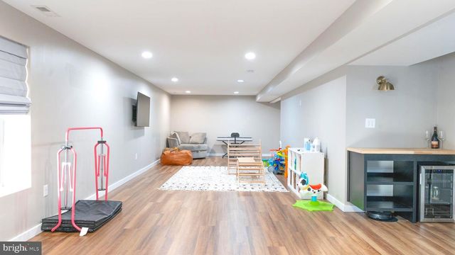 33 TWICKENHAM DR, Martinsburg, WV 25403