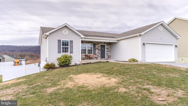 33 TWICKENHAM DR, Martinsburg, WV 25403