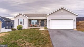 33 TWICKENHAM DR, Martinsburg, WV 25403