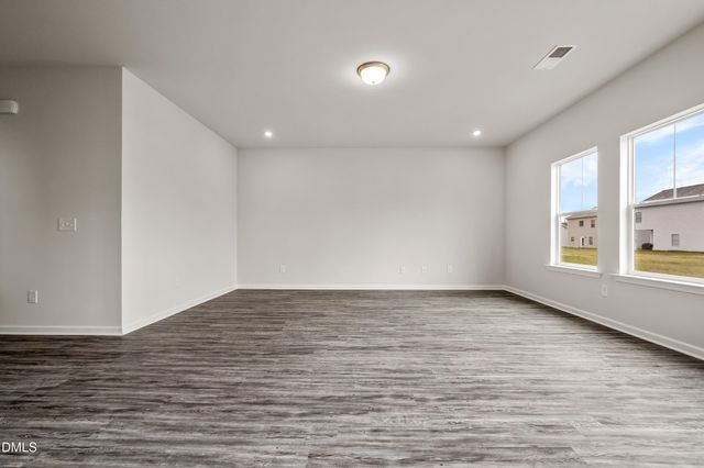 1652 Elk Run Drive, Fayetteville, NC 28312