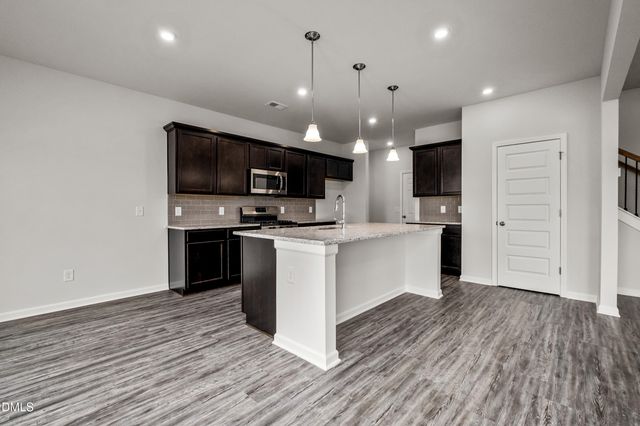 1652 Elk Run Drive, Fayetteville, NC 28312