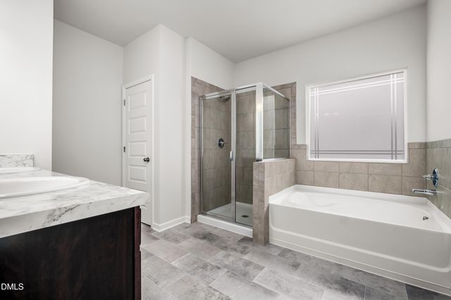 1652 Elk Run Drive, Fayetteville, NC 28312