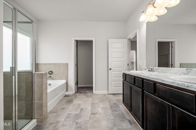 1652 Elk Run Drive, Fayetteville, NC 28312